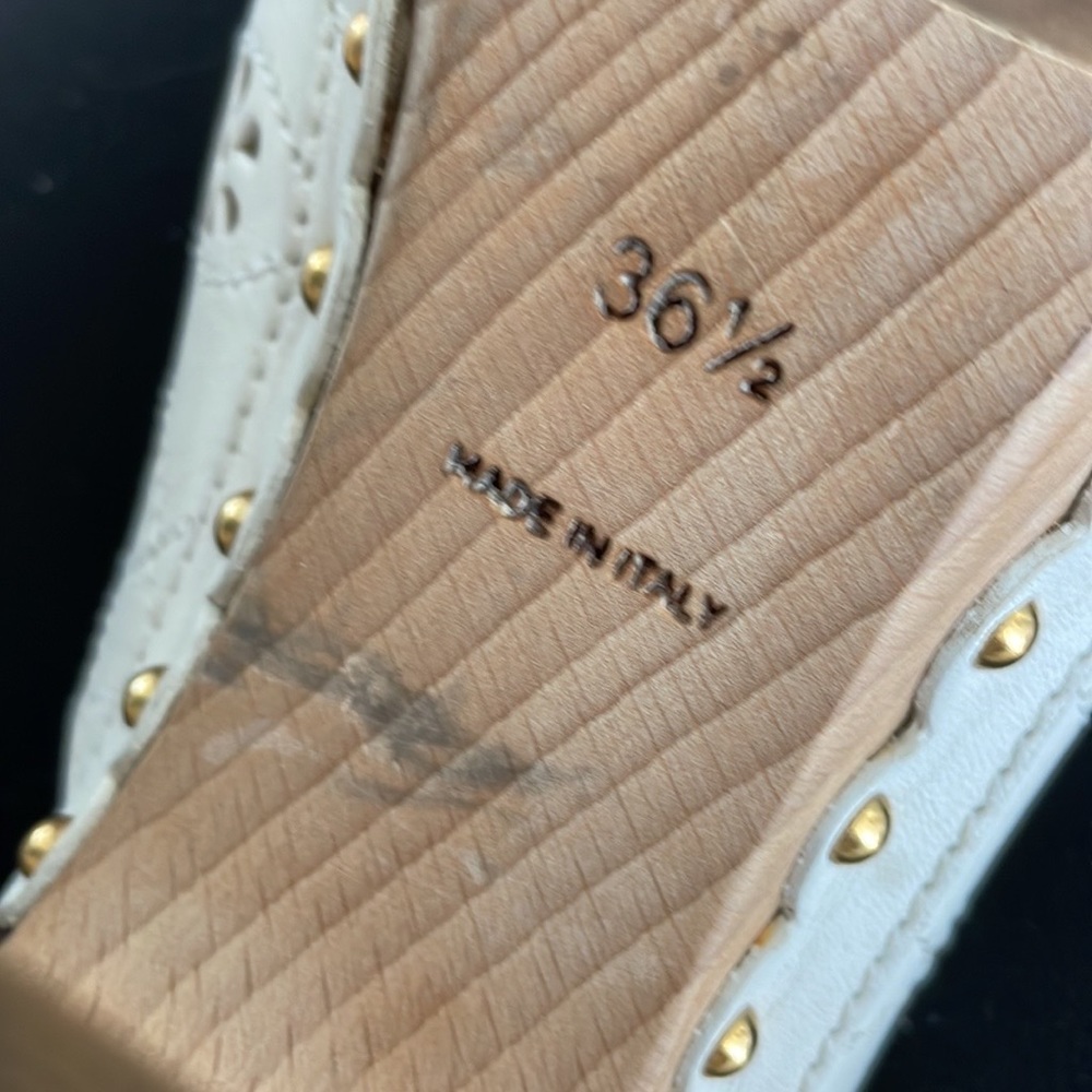 ✨💎LOUIS VUITTON Heels💎✨ - Picture 9 of 9